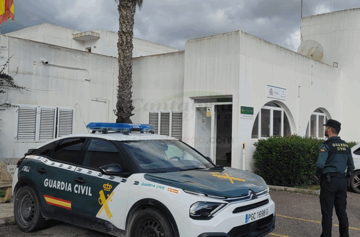 La Guardia Civil detiene a un joven por un delito contra la salud pública en Ibiza