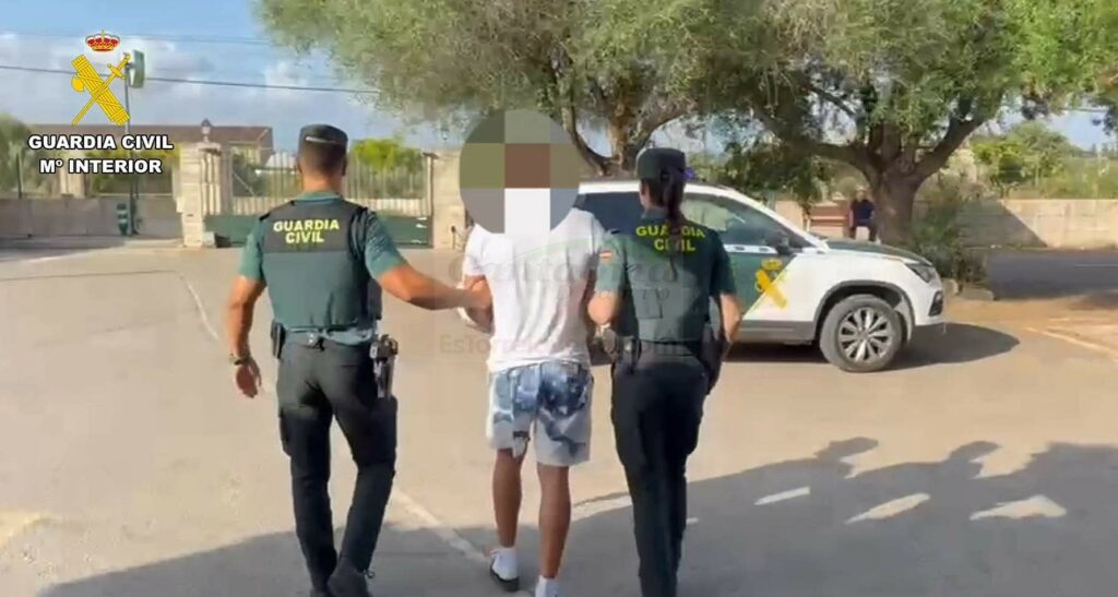 Dos detenidos por apuñalar a un hombre en las fiestas de Cala Pi