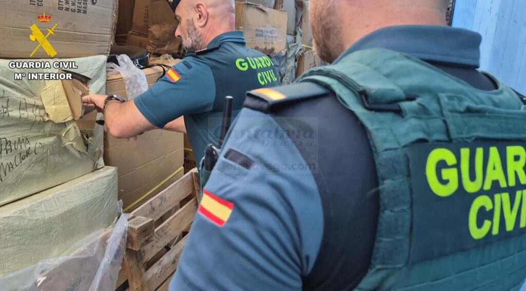 La Guardia Civil desarticula en Palma y Palmanova el principal distribuidor de productos falsificados en Baleares