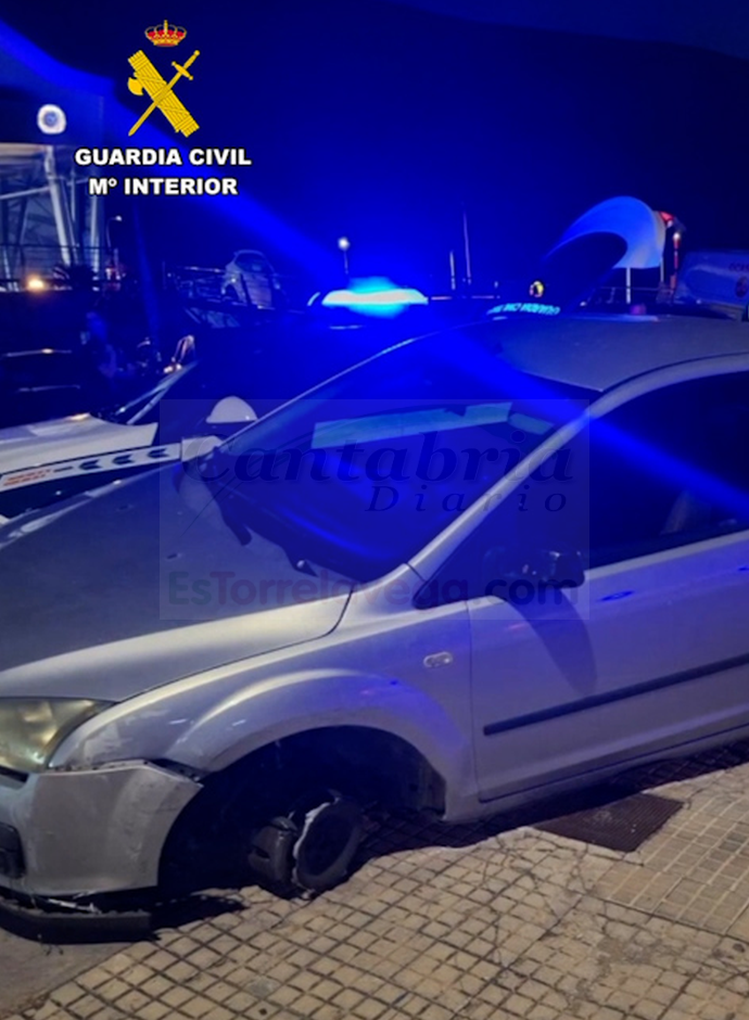 Investigada una persona por circular sin dos de las ruedas de su vehículo en Mallorca