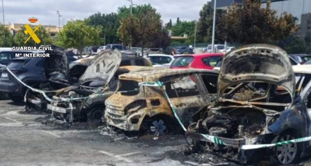 Cuatro detenidos por quemar coches en Son Servera