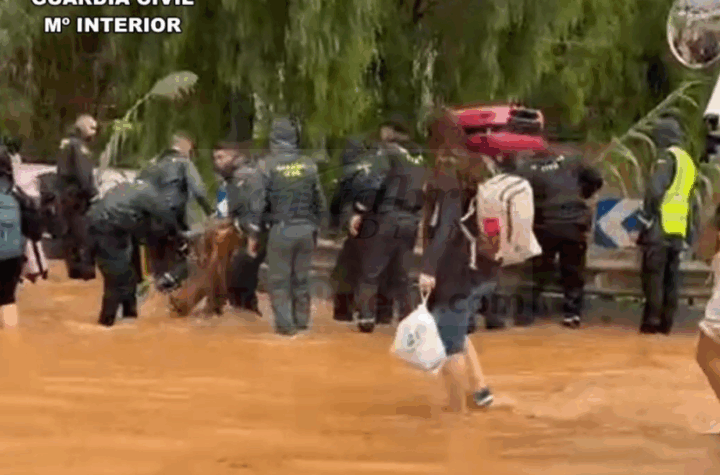 La Guardia Civil ha llevado a cabo numerosos rescates en la isla de Ibiza con motivo de las fuertes lluvias (GALERÍA DE FOTOS)